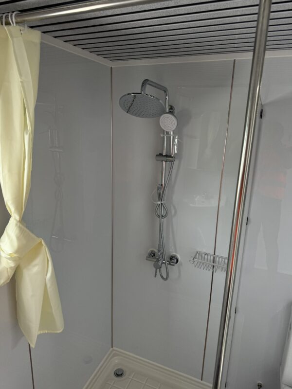 2.2x1.9m MODULAR ENSUITE - Image 7