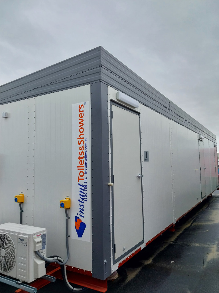NEW 12X3M MF TOILET BLOCK WITH CLEANERS/STORE SEWER CONNECT REGION D2 (6924)